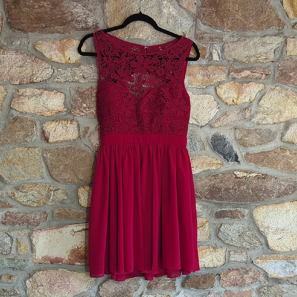 Maniju Elegant Burgandy Lace Dress